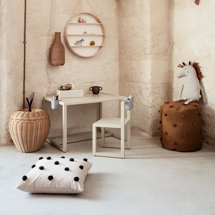 Dot Kissen und Pouf von Ferm Living