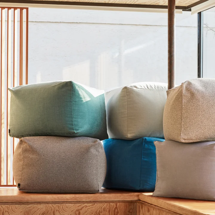 Varer Pouf von HAY in verschiedenen Farben