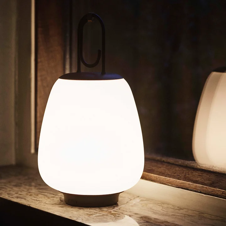 Lucca SC51 Portable Akku LED Outdoor-Leuchte von &Tradition in schwarz