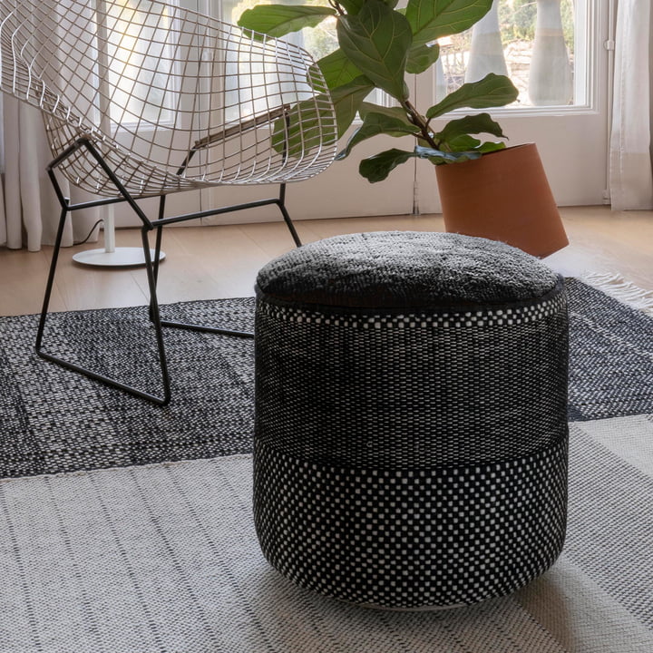 Tres Persian Pouf in schwarz von nanimarquina.