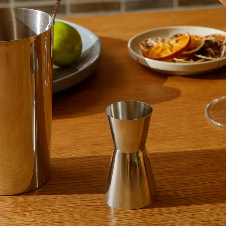Der Grand Cru Messbecher, 2 cl / 4 cl, Edelstahl bei der Zubereitung