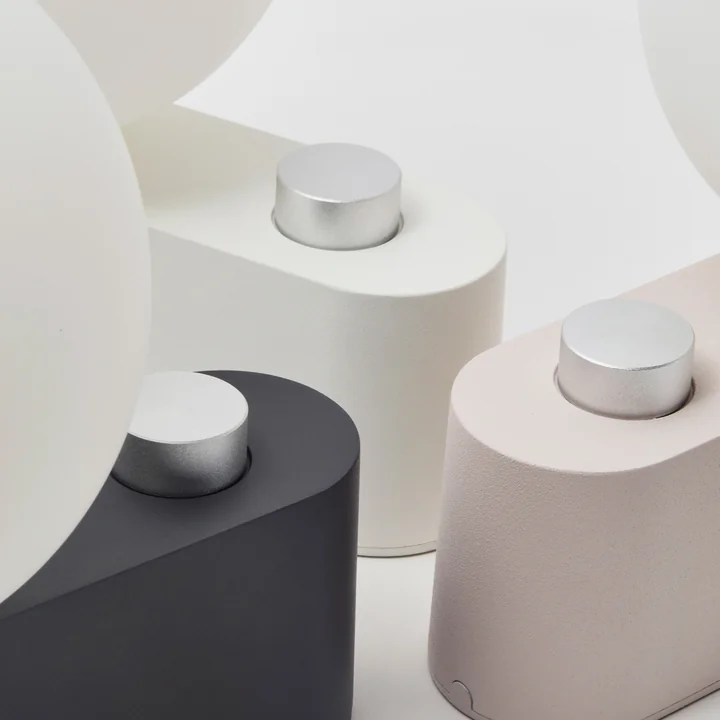 Alumina Tischleuchte in der Gruppe