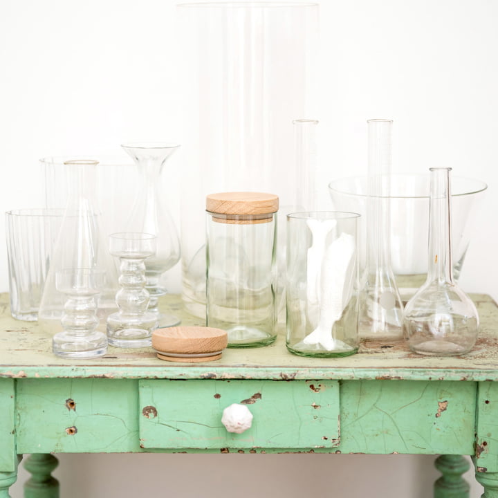 Das Vorratsglas von side by side neben weiteren Glasgefäßen