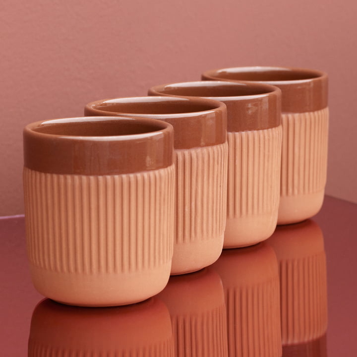 Die Junto Becher von Normann Copenhagen mit matter und glasierter Oberfläche