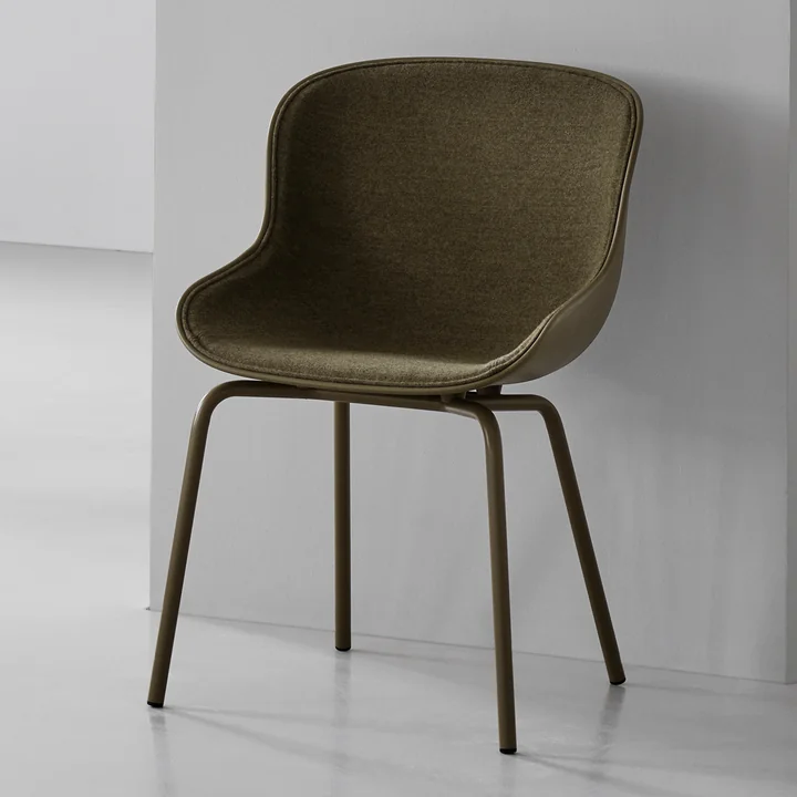 Der Hyg Chair Frontpolster von Normann Copenhagen hat einladende Konturen