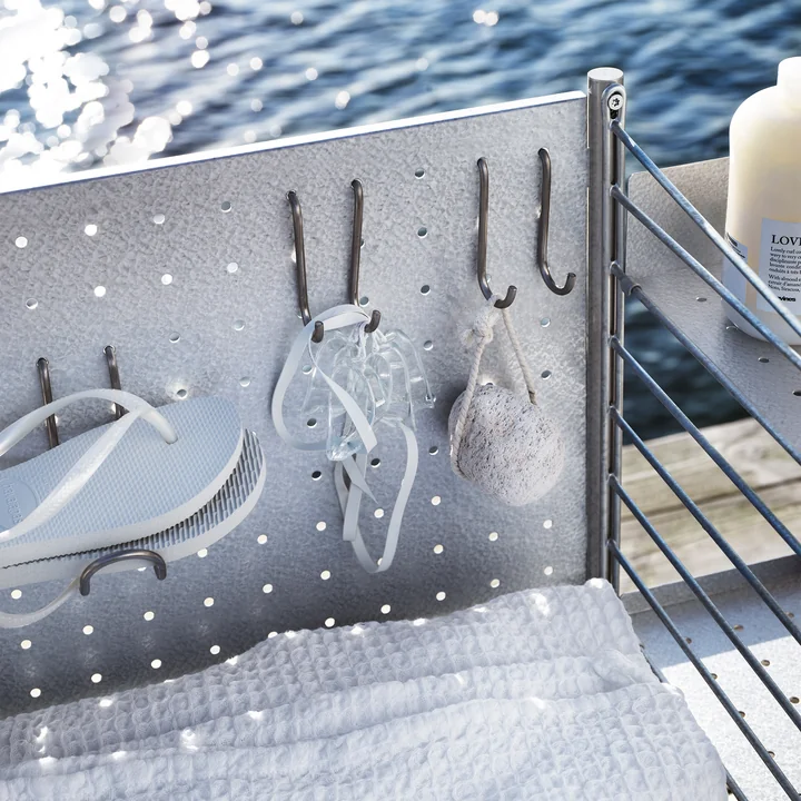 Vielseitige Haken für Outdoor-Regalsystem