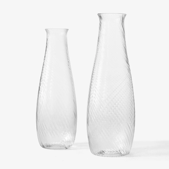 Die verschiedenen Größen der Collect Karaffe von &Tradition