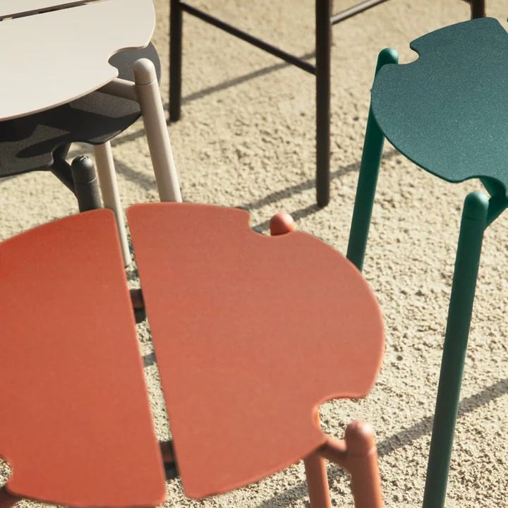 Die besondere Sitzfläche des Novo Hockers von AYTM