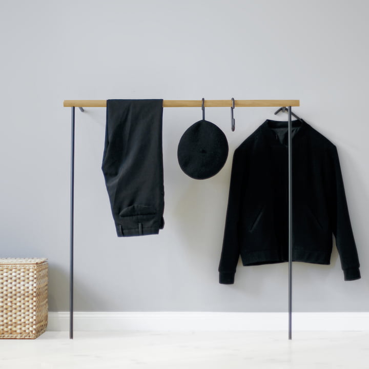 Minimalistische Garderobe für Kleidung