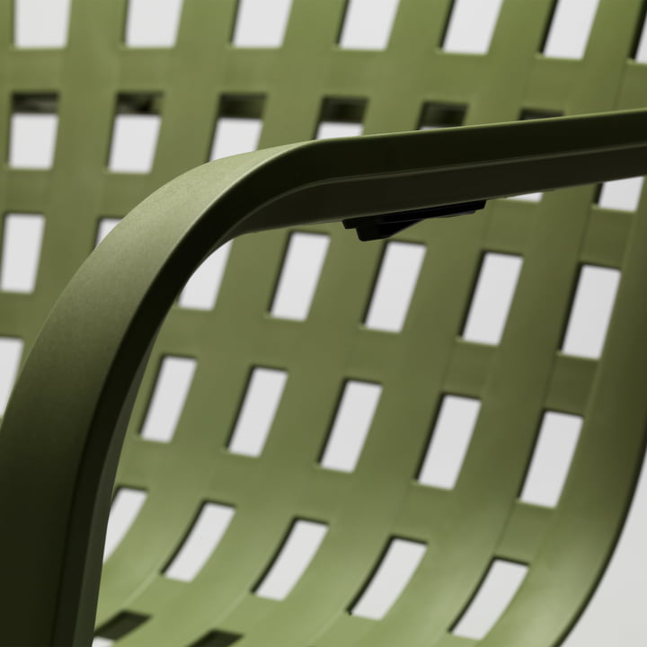 Die Schalter an den Armlehnen des verstellbaren Folio Outdoor-Sessel