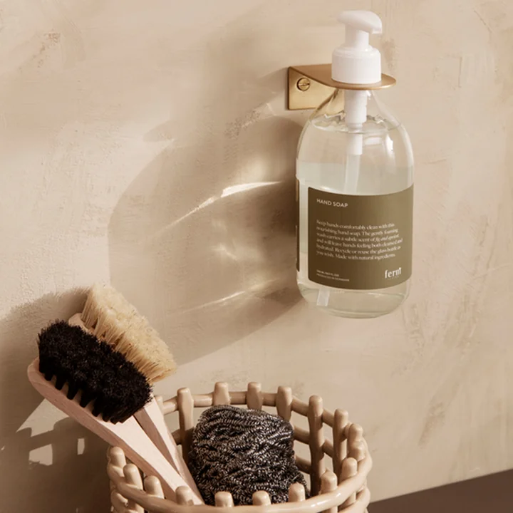 Basho Messing Seifen Wandhalterung von Ferm Living