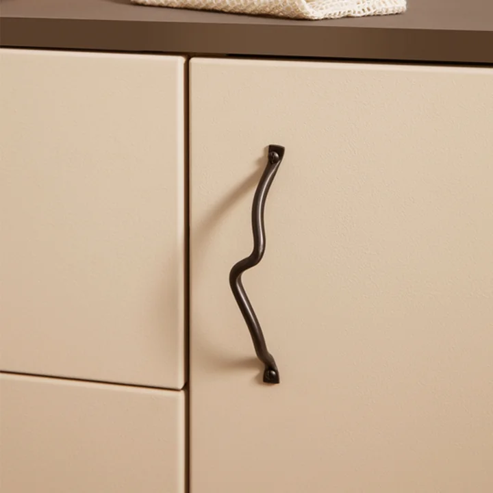 Curvature Griff von Ferm Living
