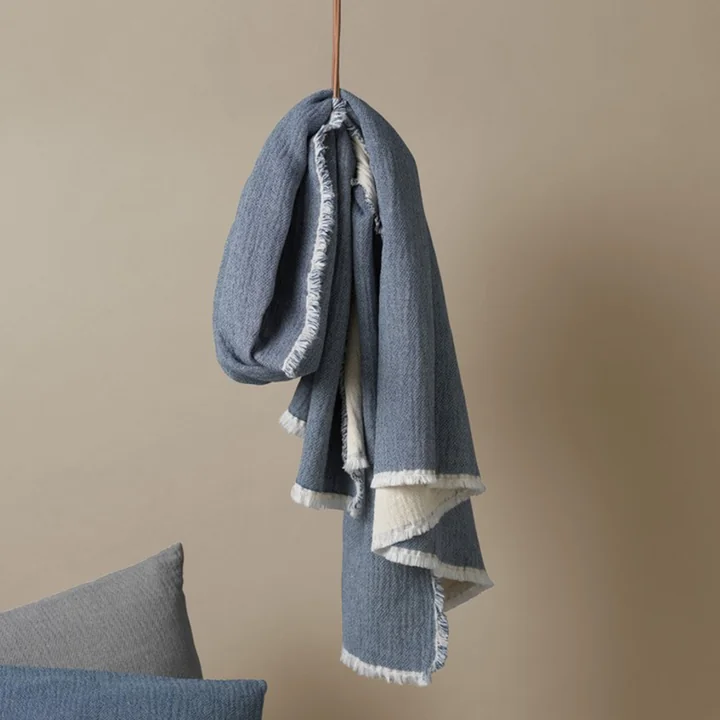 Thyme Decke von Elvang in blau