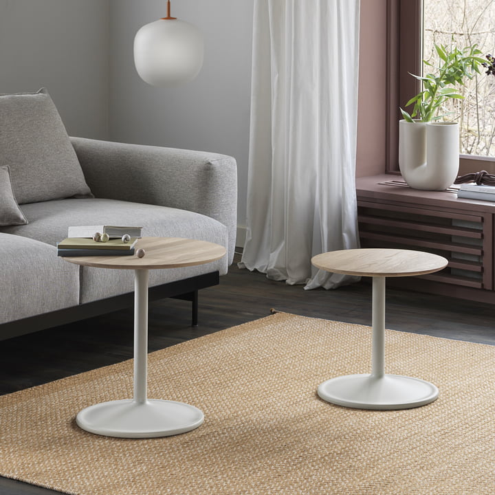 Soft Beistelltisch von Muuto in Eiche / off-white