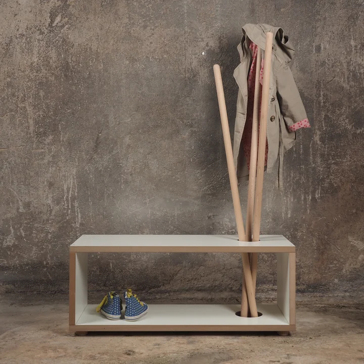 ordnung Kinder Garderobe und Bank von Tojo in weiß / Buche