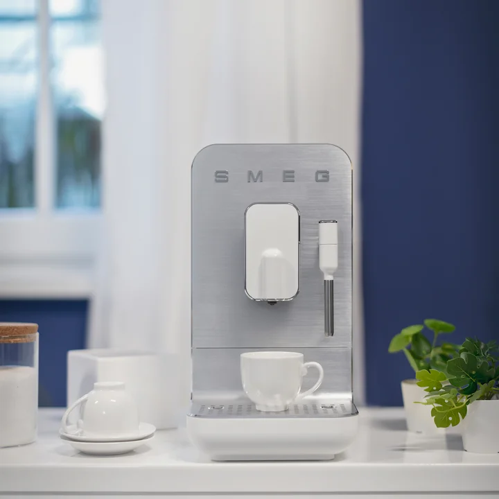 Kaffeevollautomat BCC02 Medium von Smeg
