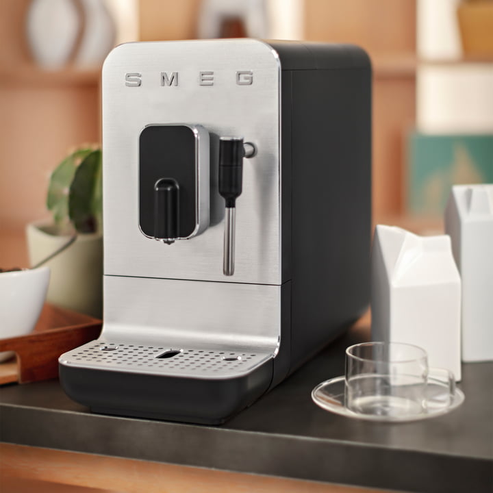 Kaffeevollautomat BCC02 Medium von Smeg