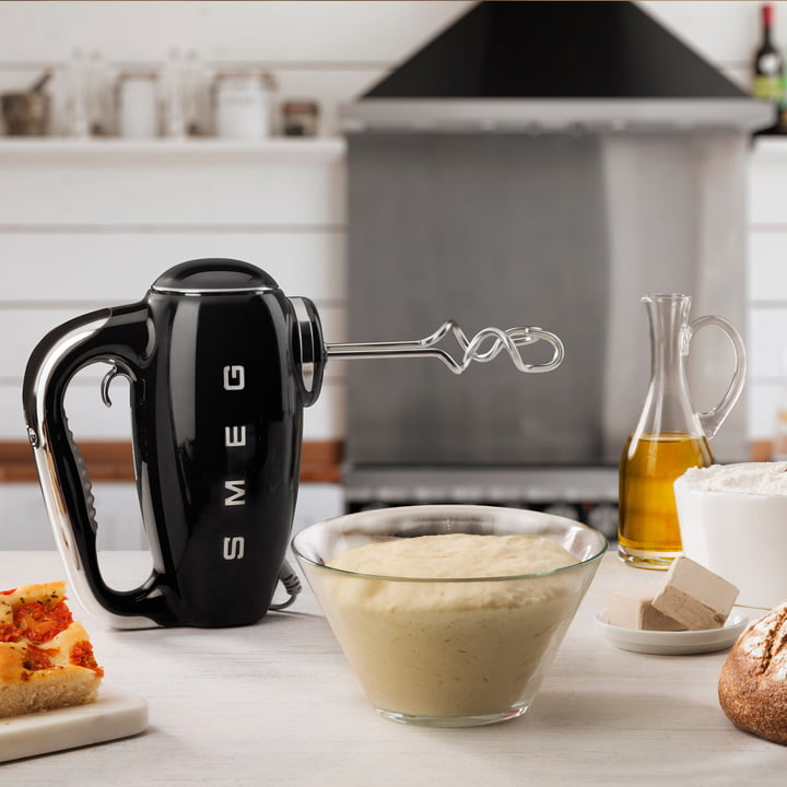 Handmixer HMF01 von Smeg in Schwarz