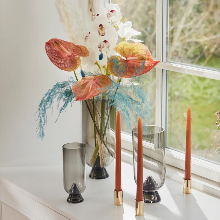 Der Sol Kerzenhalter von AYTM ist ein leuchtendes Licht