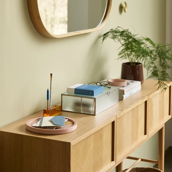 Stilvoller Konsolentisch mit Deko