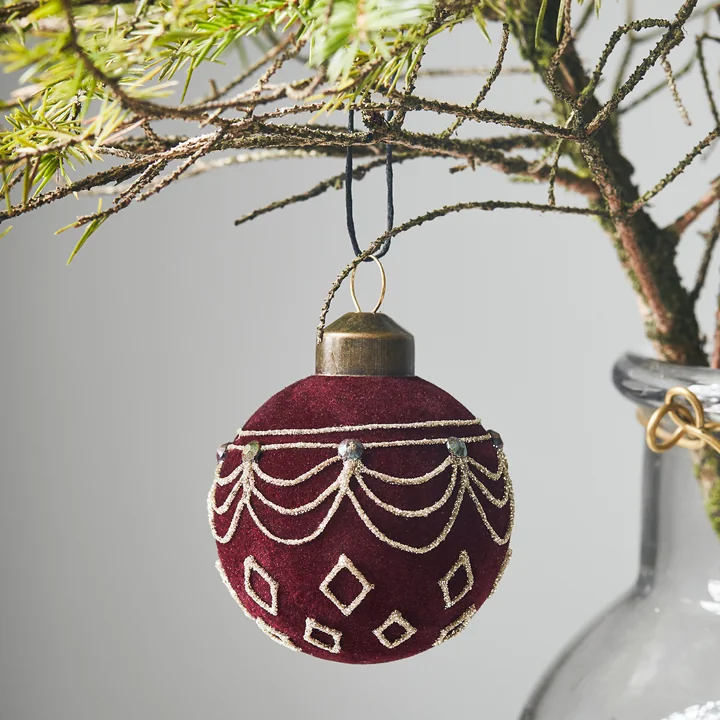 Velour Christbaumkugel von House Doctor in der Farbe rotbraun