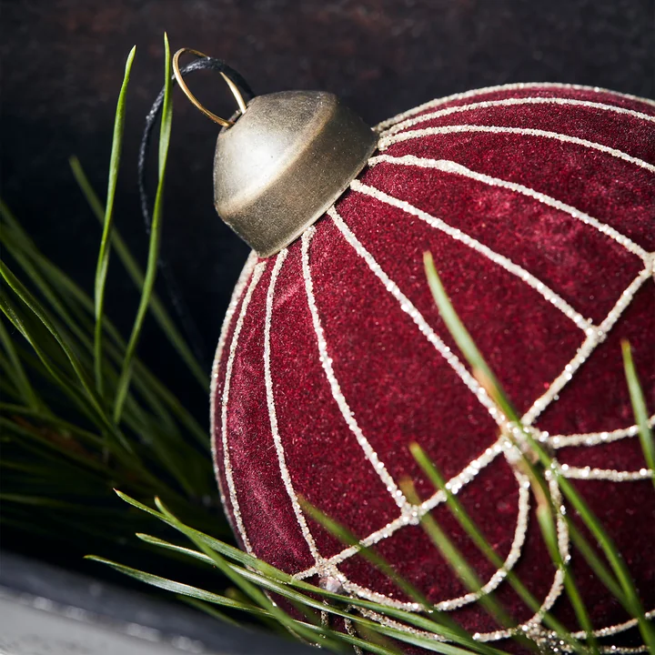 Velour Christbaumkugel von House Doctor in der Farbe rotbraun