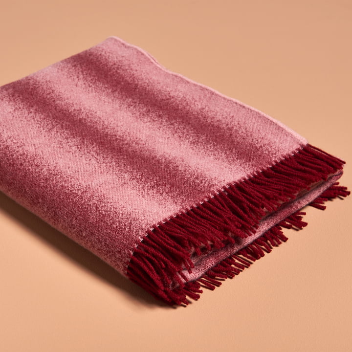 Tide Tagesdecke von Schneid in burgundy & blush