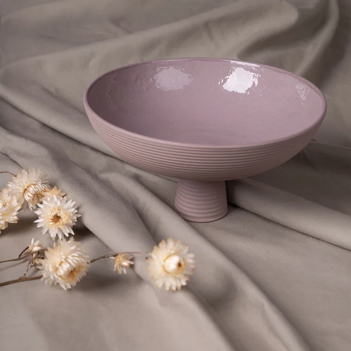 Dais Schale mit Fuß von Schneid in lavender