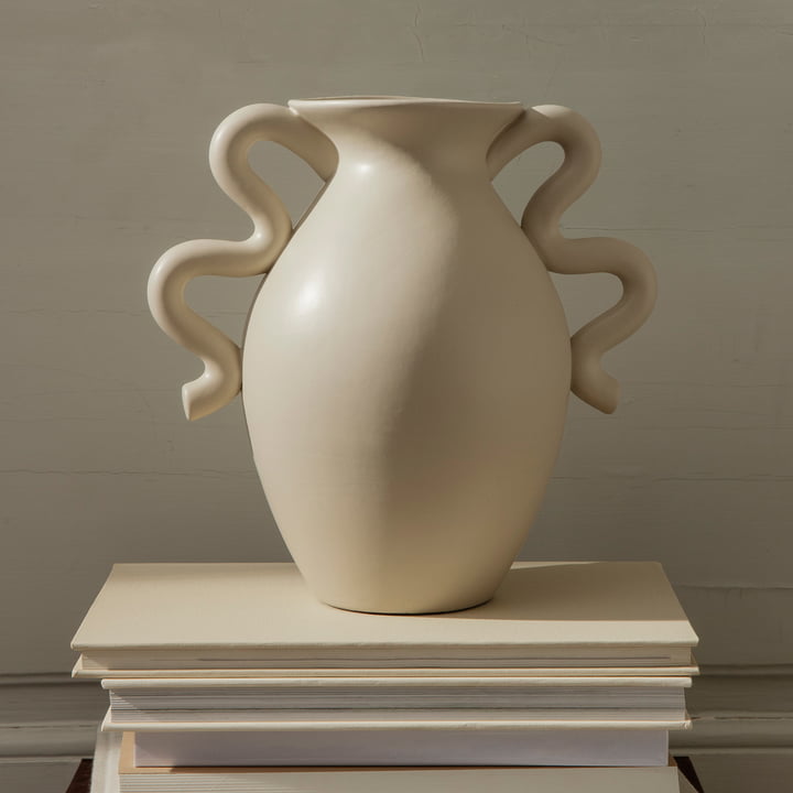 Verso Blumenvase von Ferm Living in der Farbe cream