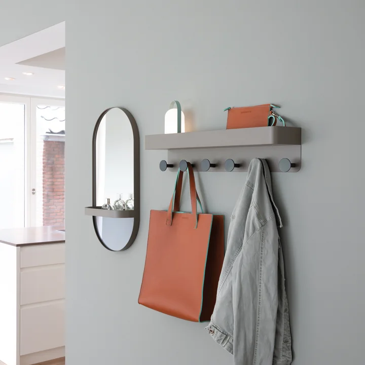 Wandgarderobe und Wandspiegel mit Ablage von Remember