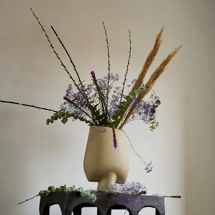 Sphere Vase Square Hexa von 101 Copenhagen in sand