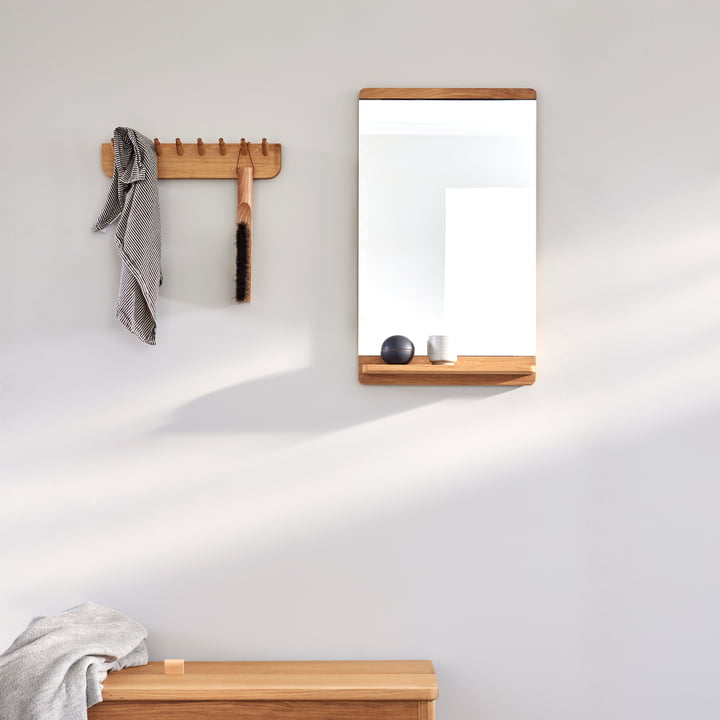 Rim Wandspiegel und Echo Garderobenleiste von Form & Refine
