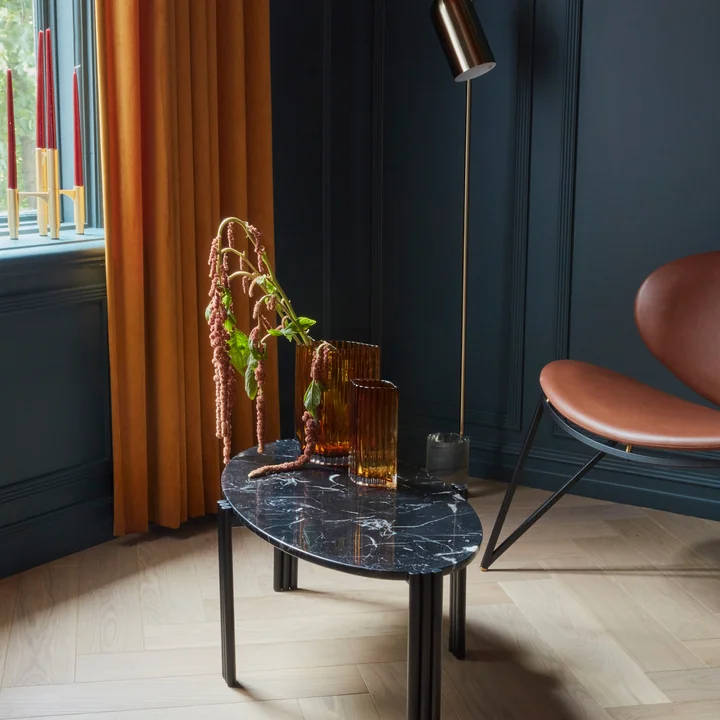 Die Folium Vase von AYTM