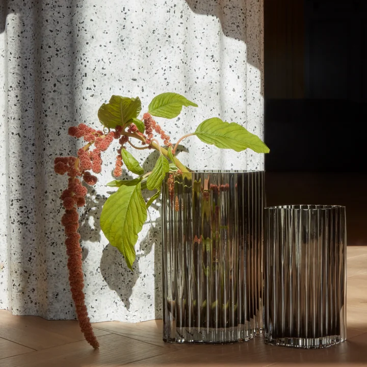 Die Folium Vase von AYTM