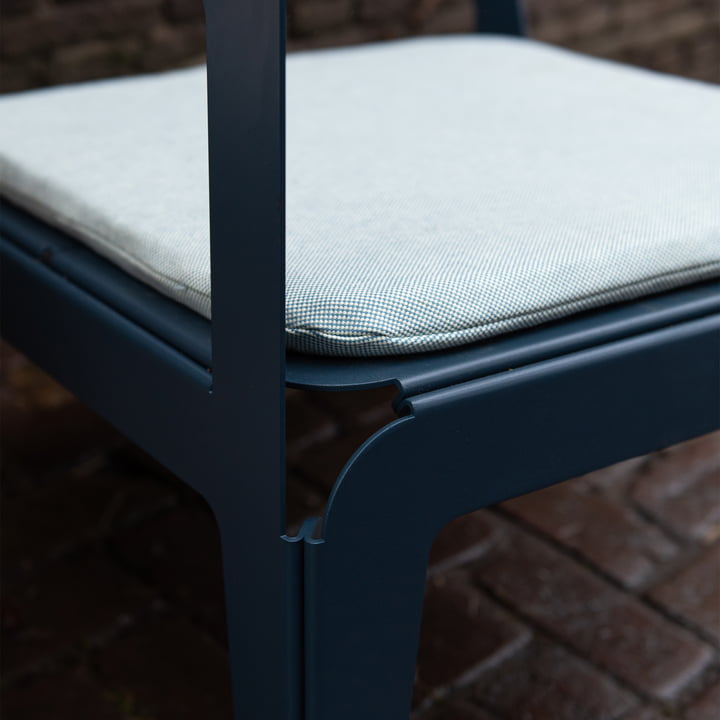Bended Lounger Outdoor-Loungestuhl von Welevree in der Farbe grey blue
