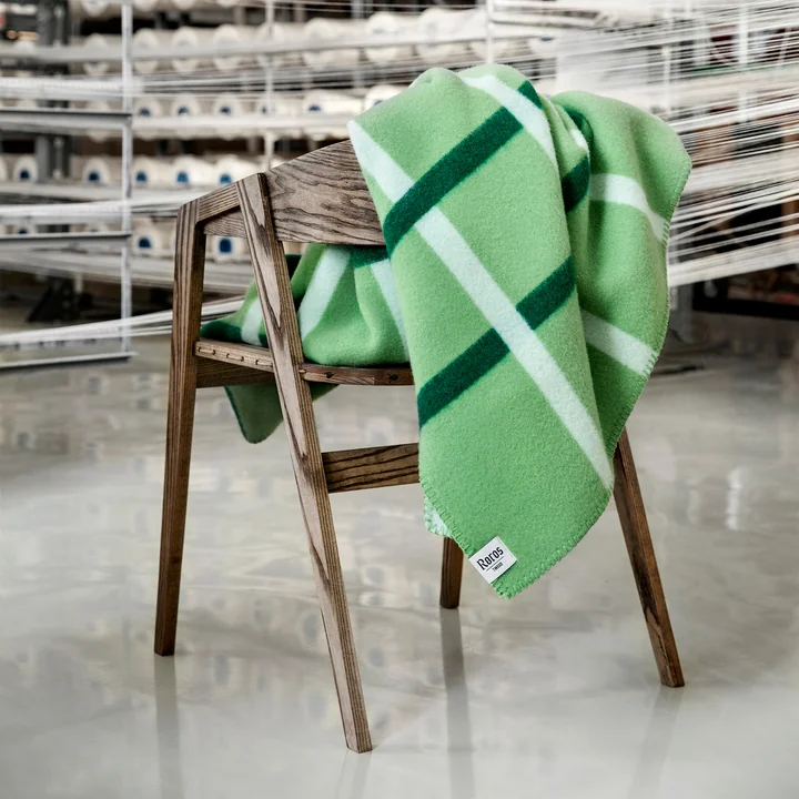 Knut Wolldecke, 135 x 200 cm, grün von Røros Tweed