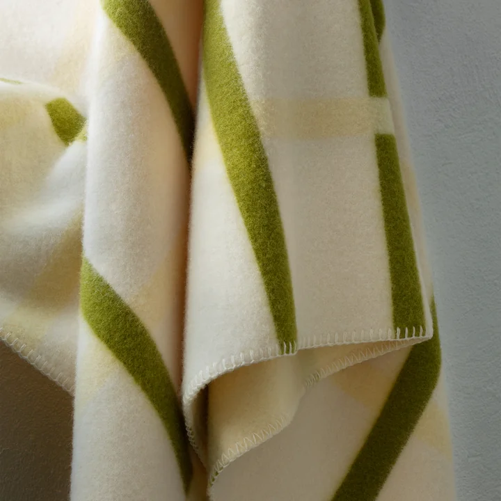 Knut Wolldecke, 135 x 200 cm, limette von Røros Tweed