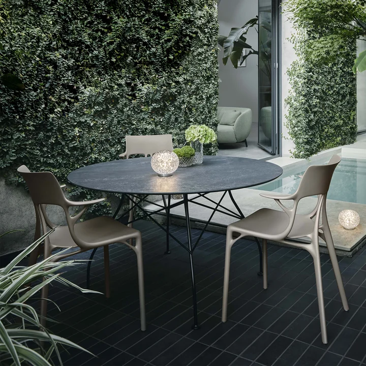 Glossy Outdoor Tisch von Kartell