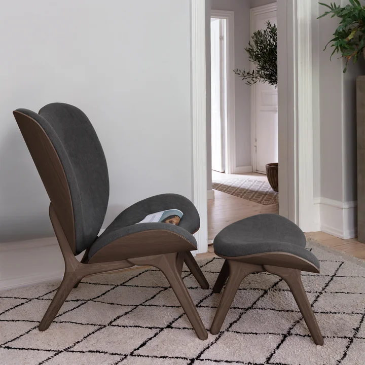 A Conversation Piece Tall Sessel und Ottoman von Umage