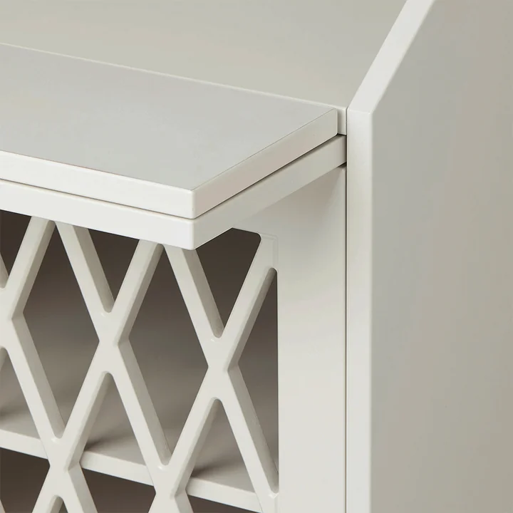 Harlequin Wickeltisch von Cam Cam Copenhagen in der Ausführung sand