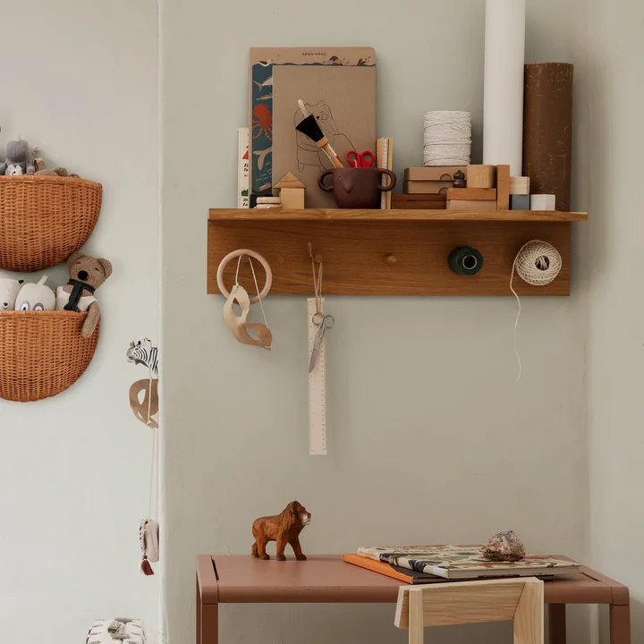 Place Wandregal, Medium, Eiche von Ferm Living