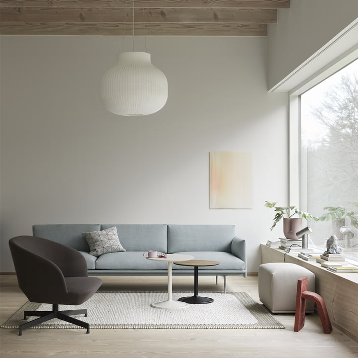 Strand Pendelleuchte Outline Sofa Soft Beistelltisch von Muuto