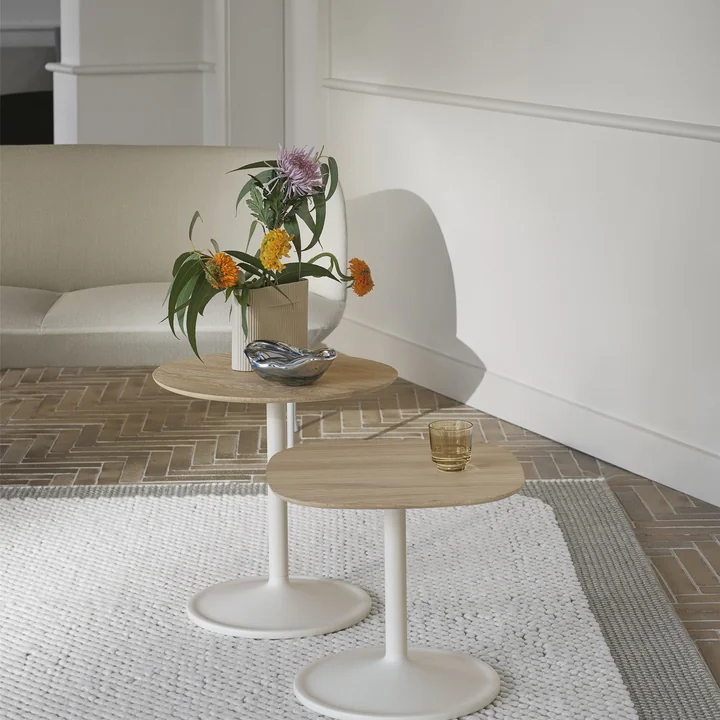 Soft Beistelltisch, Eiche / off-white von Muuto