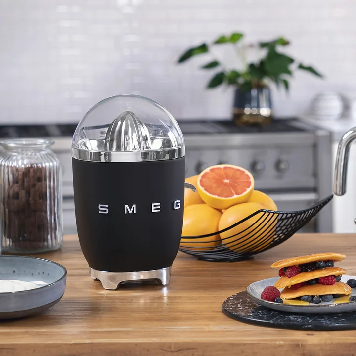 50's Style Zitruspresse CJF11 von Smeg
