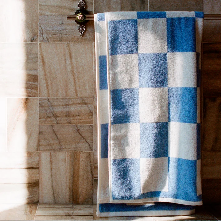 Check Badetuch, 70 x 136 cm von HAY