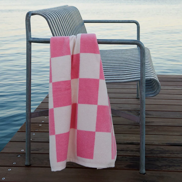 Check Badetuch, 70 x 136 cm von HAY
