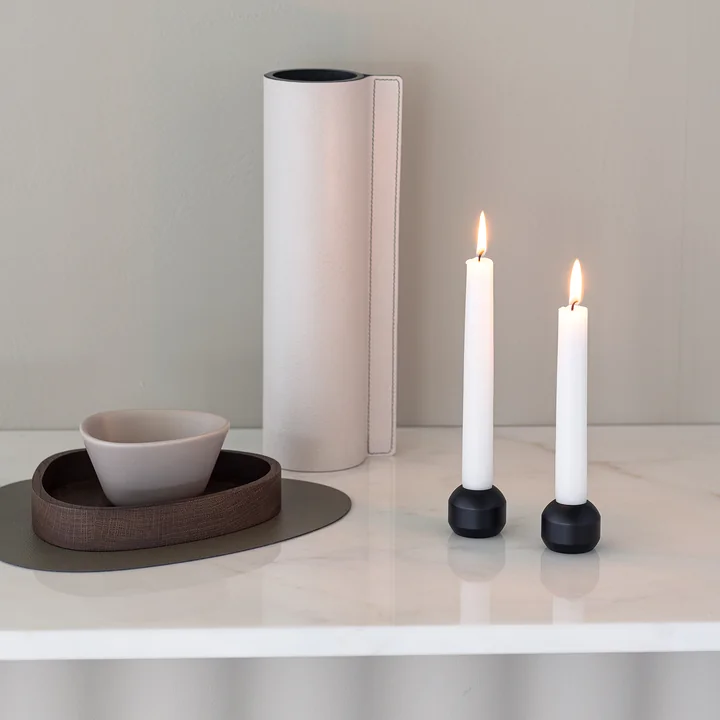 Silhouette Kerzenhalter von Lind DNA in der Farbe schwarz