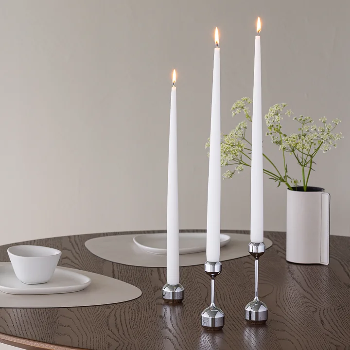 Silhouette Kerzenhalter von Lind DNA in der Ausführung silber