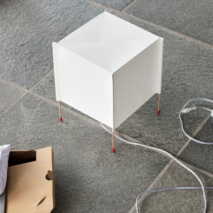 Paper Cube Papier Tischleuchte von Hay