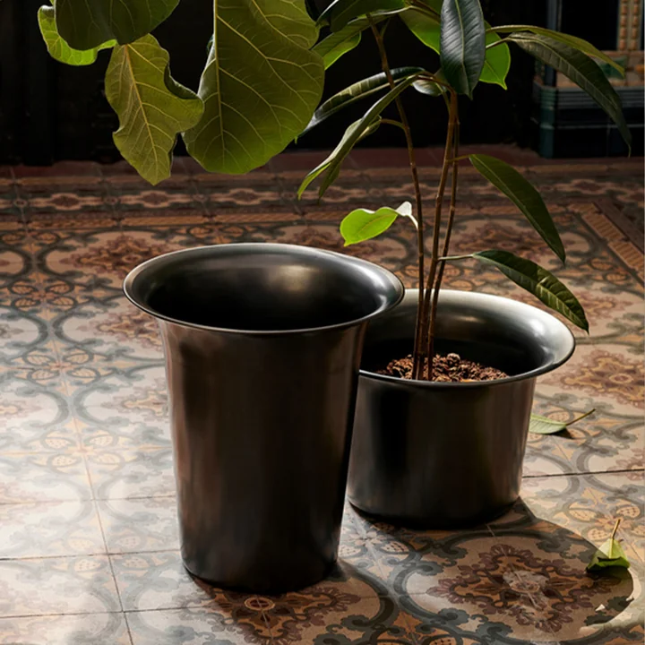 Spun Alu Gefäß von Ferm Living